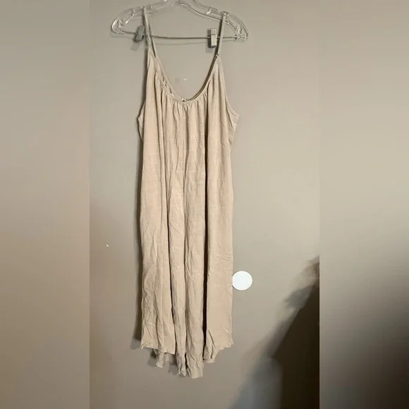 Relaxed Beige Spaghetti-Strap Linen Jumpsuit - Picture 4 of 5